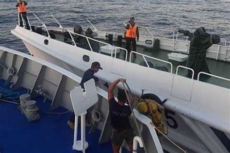 mga foreigner pinagpyestahan ang dalawang tibong pinay sa barko|2 barko ng `Pinas `binomba’ ng China .